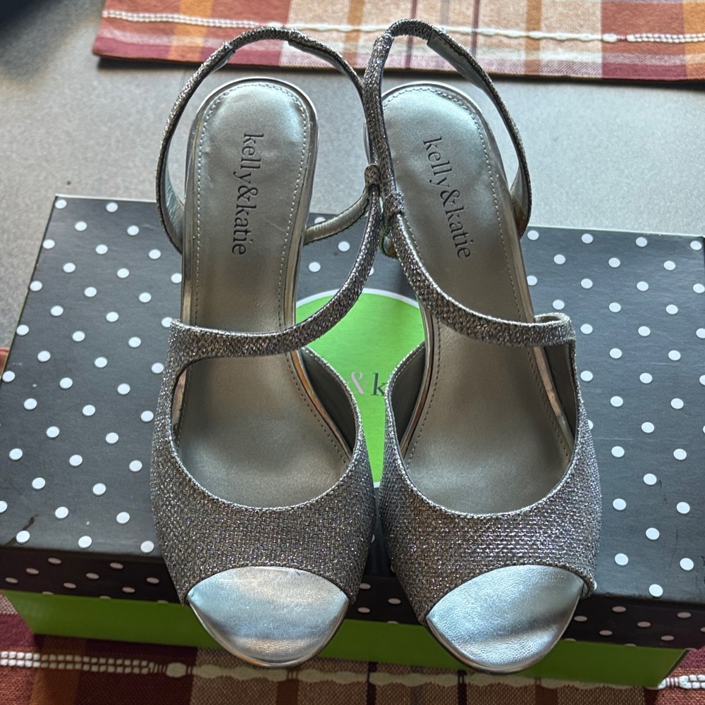 Kelly & Katie Silver Women's Sandals